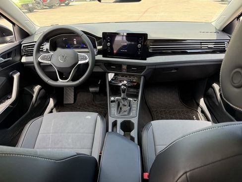 New 2026 Volkswagen Jetta SE FWD image 7