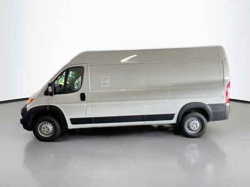 Used 2025 RAM ProMaster 2500 w/ Convenience Group FWD image 9