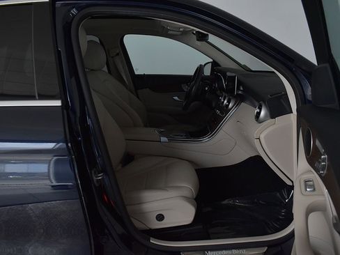 Used 2022 Mercedes-Benz GLC 300 4MATIC image 17