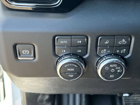 New 2026 GMC Sierra 1500 AT4 AWD/4WD image 18