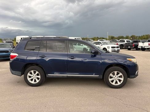 Used 2011 Toyota Highlander 2WD w/ Tech Pkg image 10