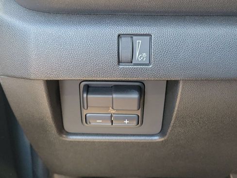 Used 2026 Chevrolet Colorado Trail Boss AWD/4WD image 18