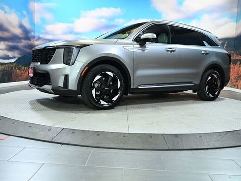 Used 2025 Kia Sorento SX Prestige image 4