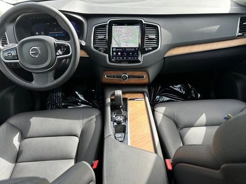 Certified 2024 Volvo XC90 T8 Plus AWD/4WD image 17