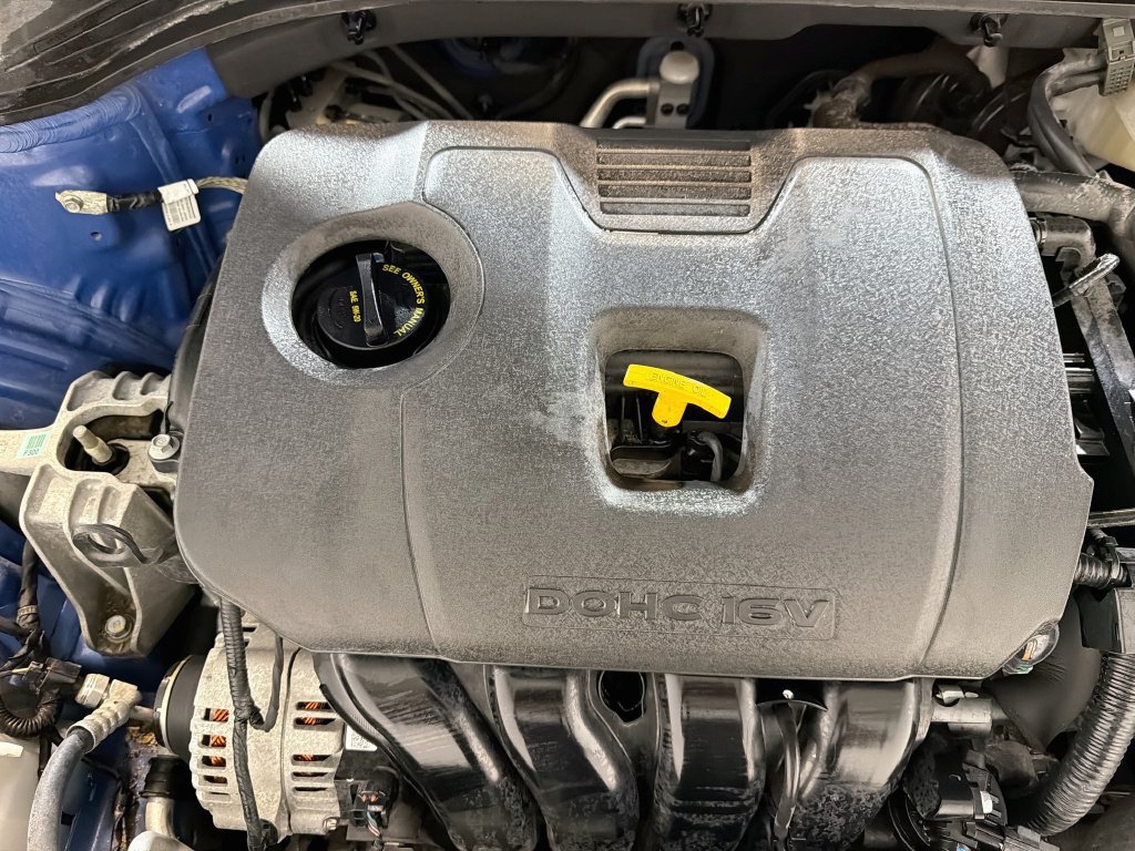 Used 2020 Hyundai Elantra SE FWD image 28