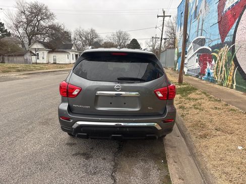 Used 2019 Nissan Pathfinder SL image 5
