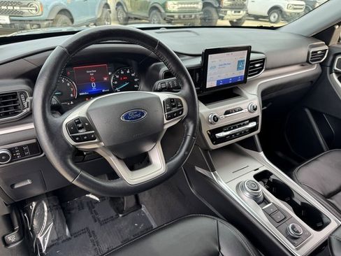 Certified 2023 Ford Explorer XLT w/ Equipment Group 202A image 3