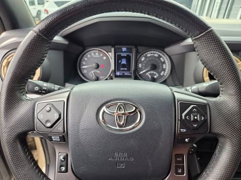 Used 2019 Toyota Tacoma TRD Sport RWD image 25