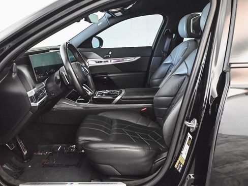 Used 2023 BMW i7 xDrive60 w/ Parking Assistance Package image 31