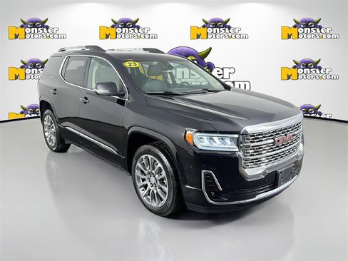 Used 2023 GMC Acadia Denali image 3