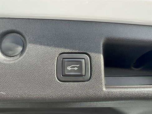 Used 2024 Chevrolet Equinox LT image 10