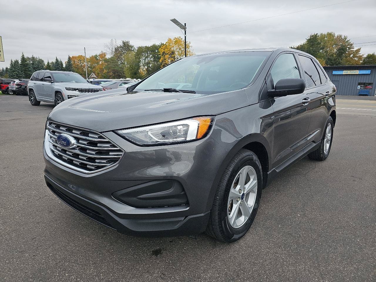 Used 2019 Ford Edge SE FWD image 6
