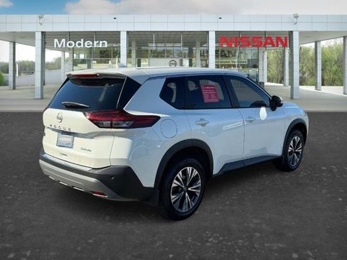 Certified 2023 Nissan Rogue SV image 4