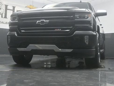 Used 2018 Chevrolet Silverado 1500 LTZ Z71 w/ LTZ Plus Package AWD/4WD image 4