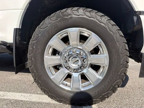 Used 2022 Ford F350 Platinum AWD/4WD image 10
