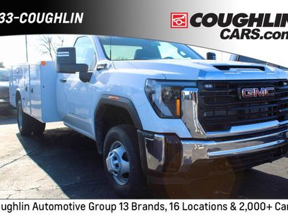 New 2024 GMC Sierra 3500 Pro w/ Convenience Package