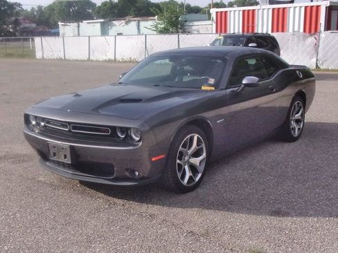 Used 2015 Dodge Challenger R/T Plus RWD image 3