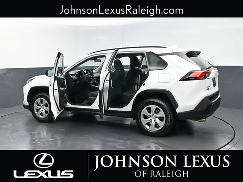Used 2020 Toyota RAV4 LE FWD image 28