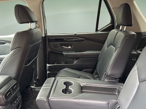 Used 2025 Honda Pilot EX-L image 15