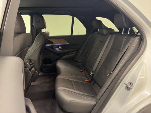 Certified 2025 Mercedes-Benz GLE 450 4MATIC image 17