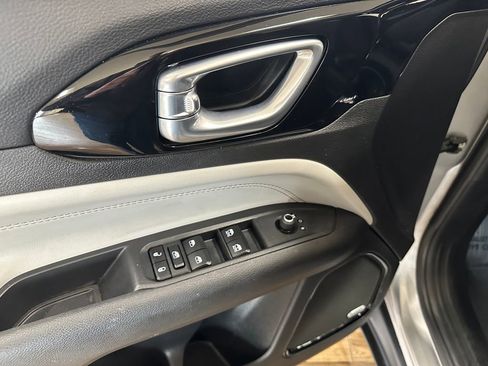 Certified 2023 Jeep Compass Limited w/ Elite Group image 12