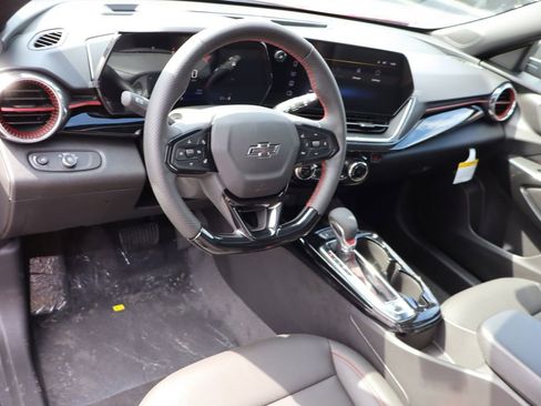 New 2026 Chevrolet Trax RS w/ Sunroof Package FWD image 6