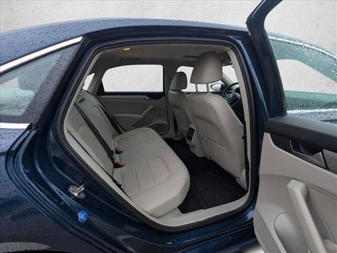 Used 2021 Volkswagen Passat 2.0T SE w/ Luggage Net & Mats Package image 20