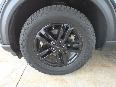 Used 2022 Ford Explorer XLT image 62