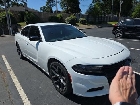 Used 2019 Dodge Charger SXT w/ Plus Group RWD image 2