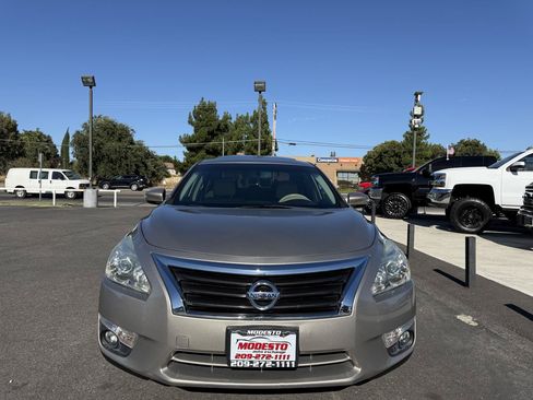 Used 2015 Nissan Altima 2.5 SL w/ Technology Package FWD image 8