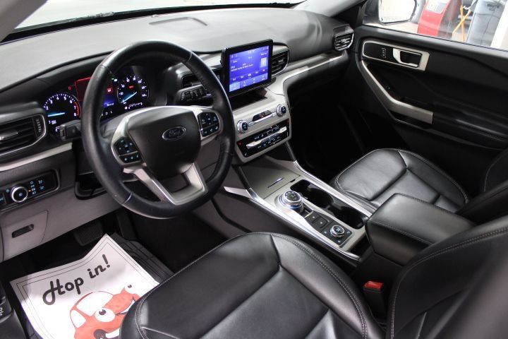 Used 2023 Ford Explorer XLT w/ Equipment Group 202A AWD/4WD image 47