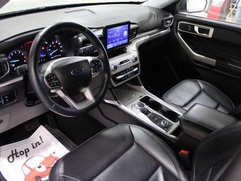 Used 2023 Ford Explorer XLT w/ Equipment Group 202A AWD/4WD image 47