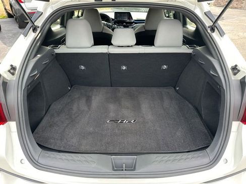 Used 2019 Toyota C-HR XLE image 29
