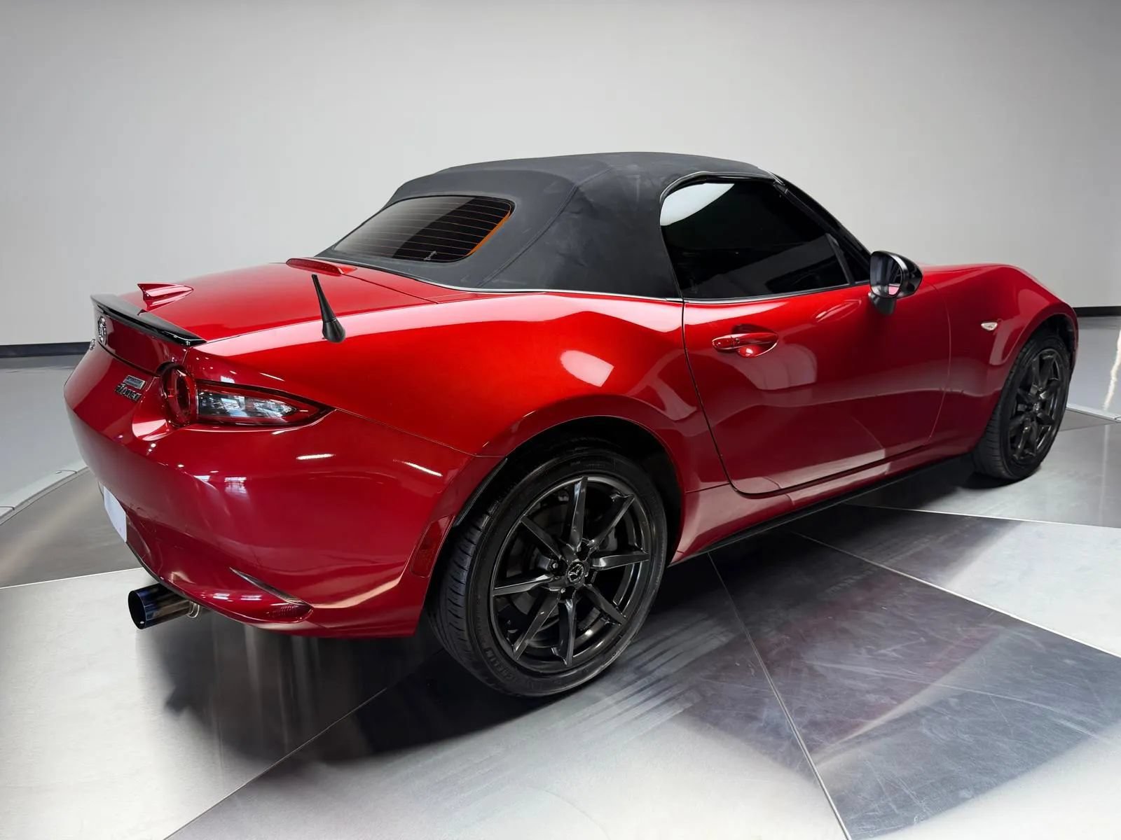 Used 2016 MAZDA MX-5 Miata Club RWD image 32