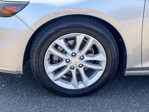 Used 2018 Chevrolet Malibu LT FWD image 14