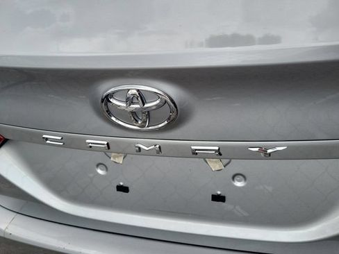 Used 2023 Toyota Camry XLE FWD image 4