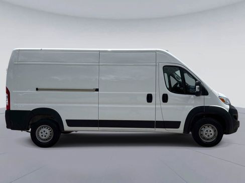 Used 2025 RAM ProMaster 2500 w/ Convenience Group FWD image 2