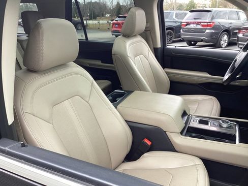 Used 2024 Ford Expedition Max Limited image 7