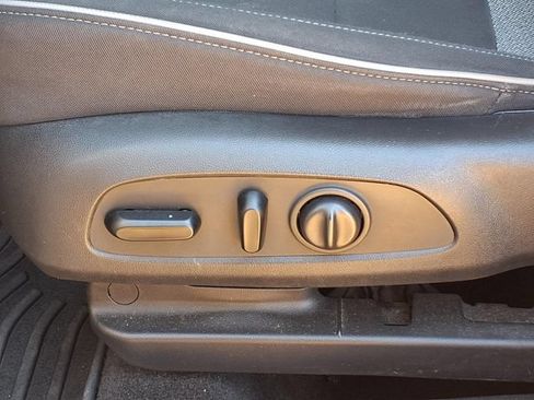 Used 2022 Chevrolet TrailBlazer LT FWD image 4