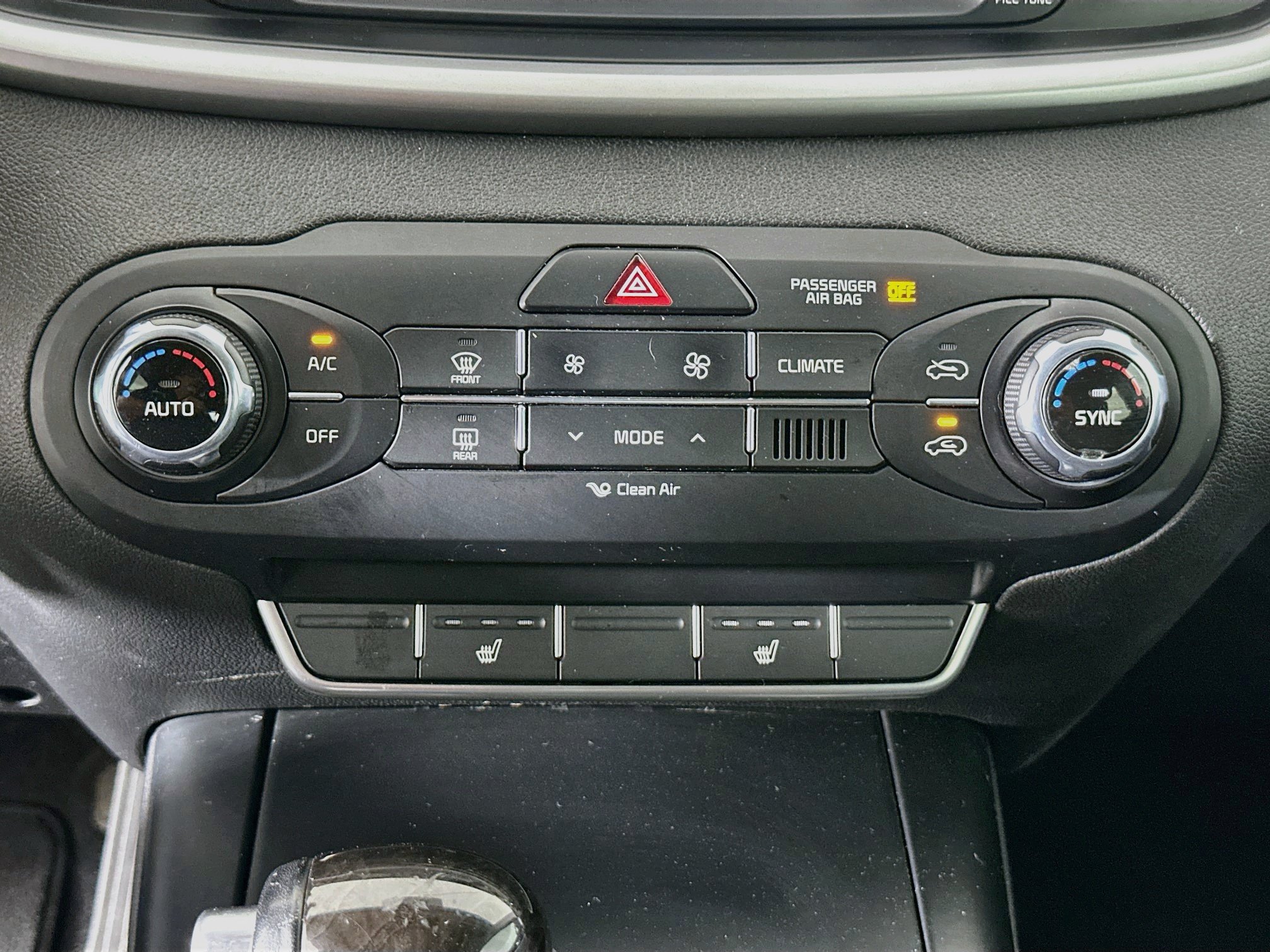 Used 2017 Kia Sorento FWD w/ LX Convenience Package image 22