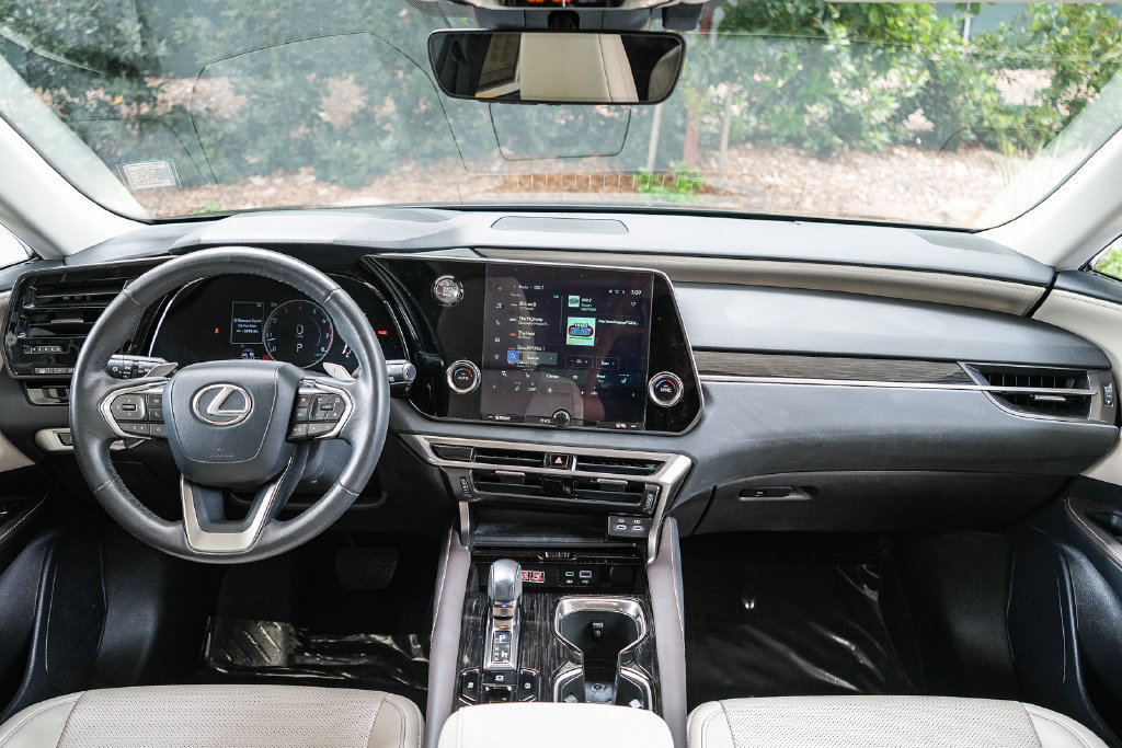Used 2024 Lexus RX 350 FWD w/ Technology Package image 12