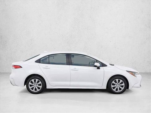 Used 2021 Toyota Corolla LE FWD image 8