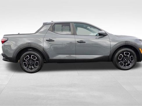 Used 2024 Hyundai Santa Cruz SE image 2