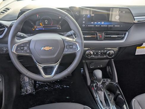 New 2026 Chevrolet TrailBlazer LT w/ Convenience Package FWD image 9