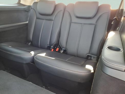 Used 2009 Mercedes-Benz GL 320 BlueTEC 4MATIC image 24