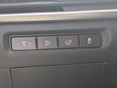 Used 2024 Kia Telluride EX w/ EX Captain's Chair Package FWD image 25