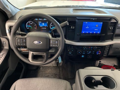 New 2026 Ford F550 4x4 Supercab Super Duty image 17