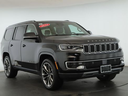 Used 2022 Jeep Wagoneer Series III w/ Premium Group I AWD/4WD image 1
