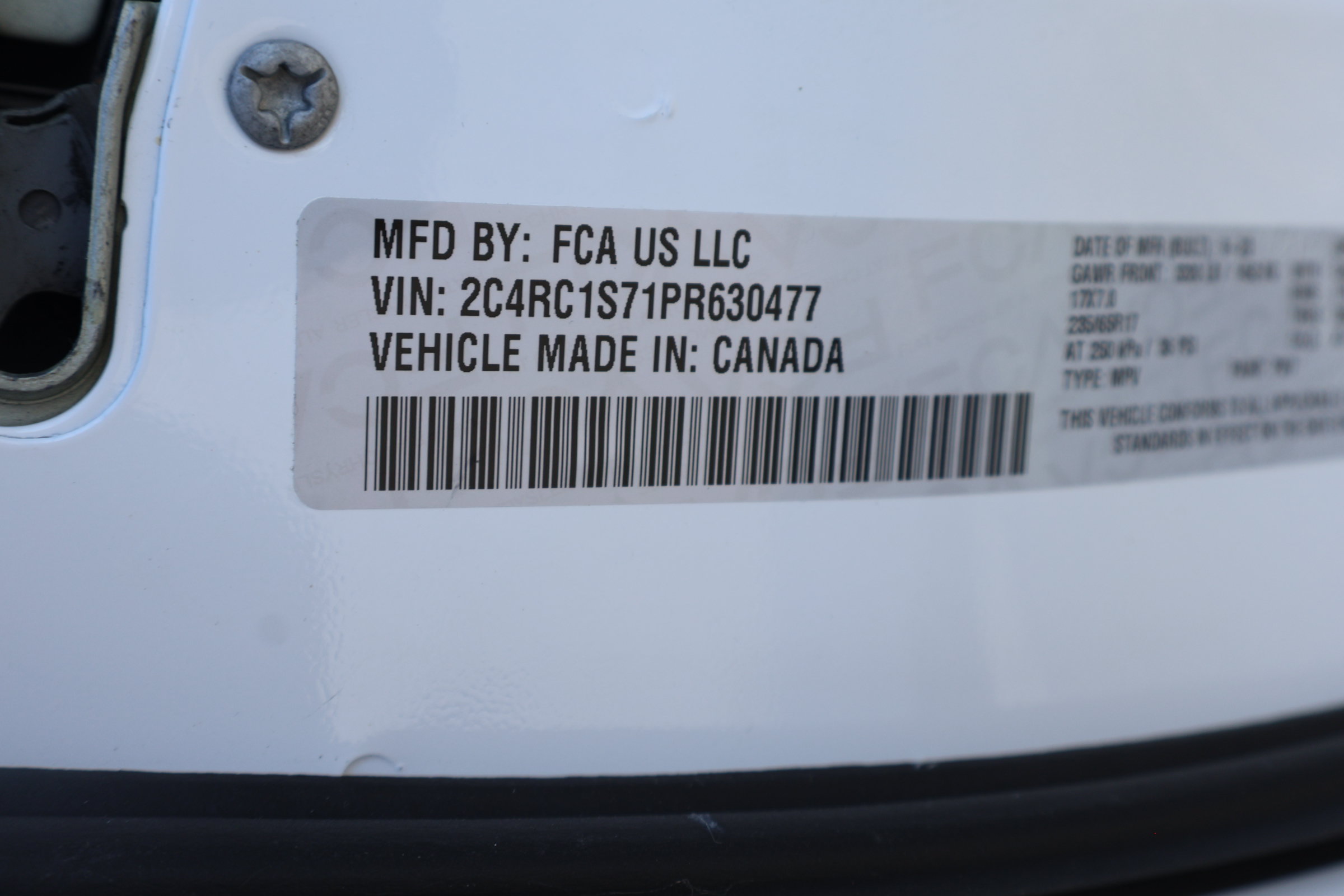 Used 2023 Chrysler Pacifica Limited FWD image 32