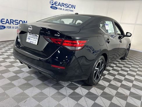 Used 2024 Nissan Sentra SV FWD image 8